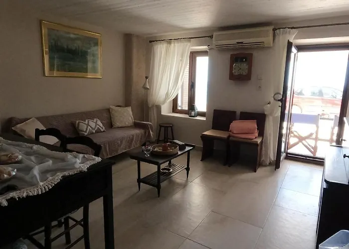Evi\'S House